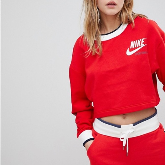 Nike Reversible Cropped Sweatshirt - Picture 1 of 5